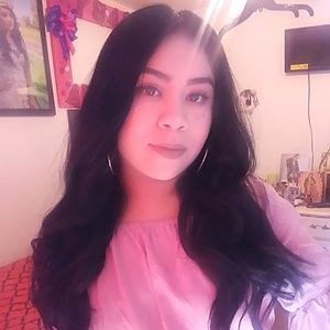 Meet your Posher, Alicia